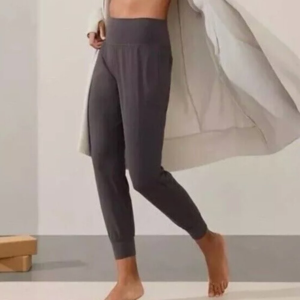Athleta Salutation Stash Jogger Shale Brown Size Medium Tall